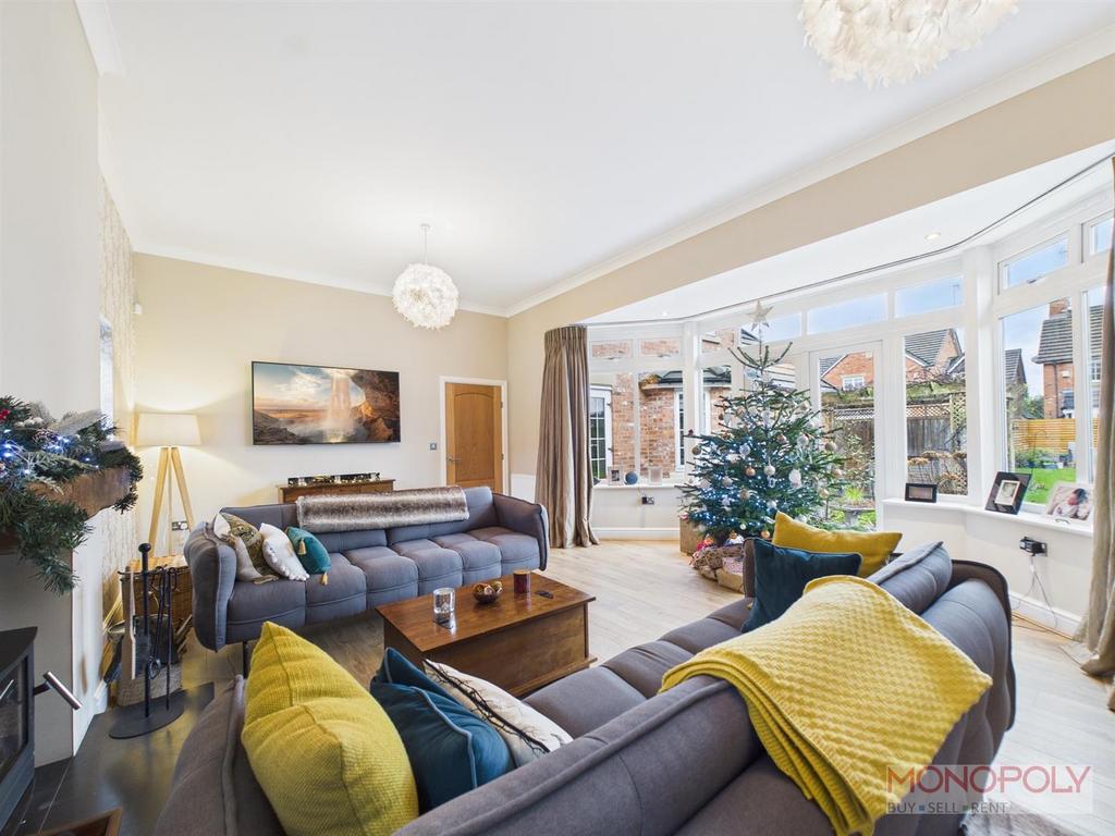 CAM03815 G0-PR0374-STILL028.jpg