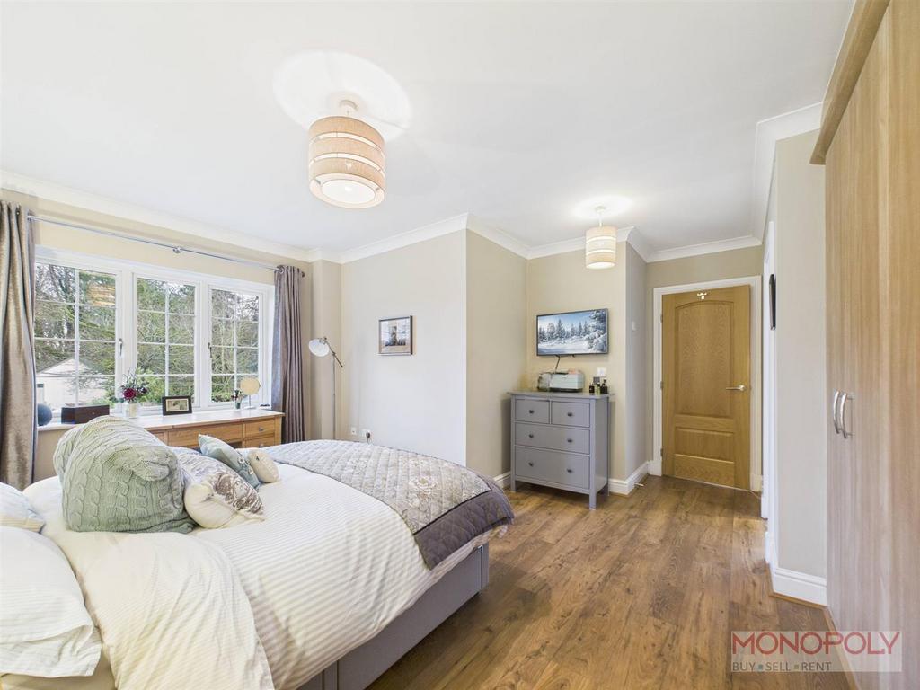 CAM03815 G0-PR0374-STILL039.jpg