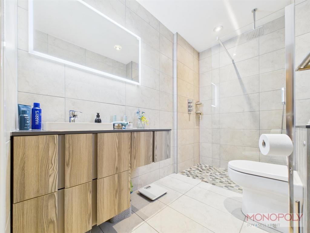 CAM03815 G0-PR0374-STILL040.jpg