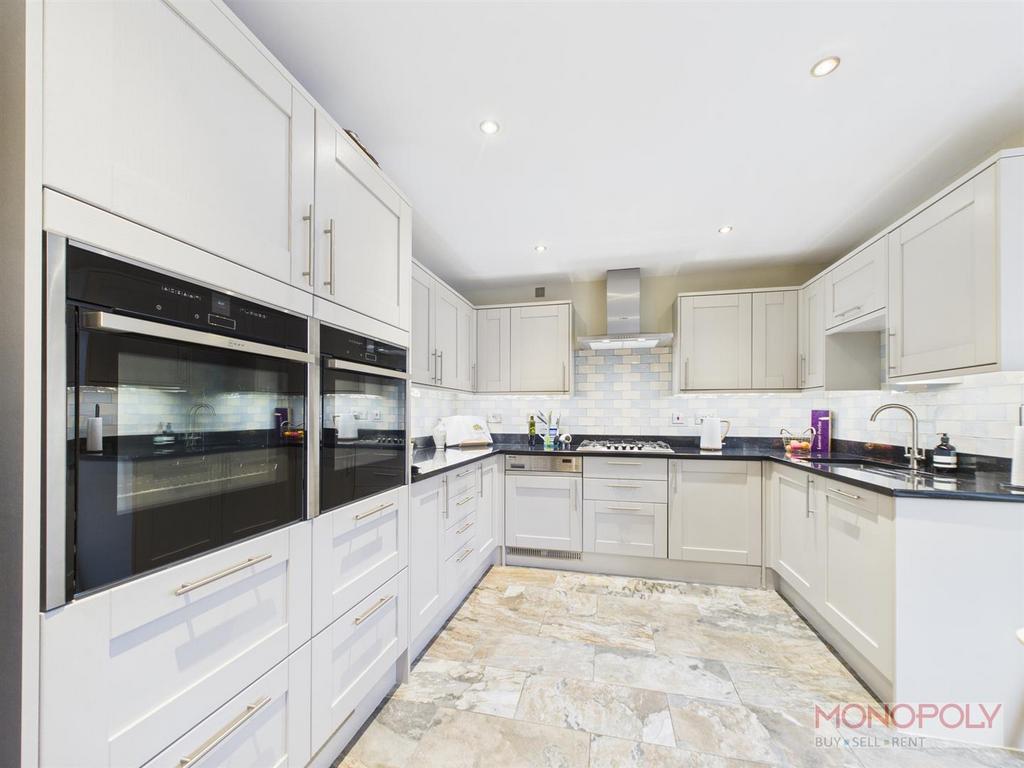 CAM03815 G0-PR0374-STILL010.jpg