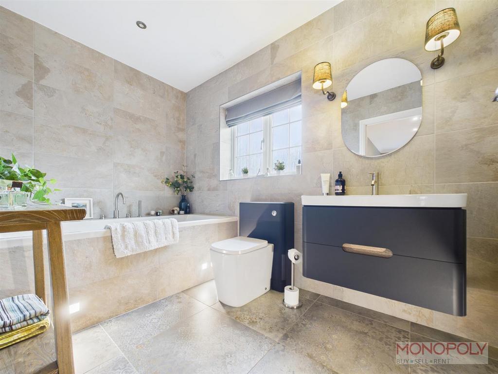 CAM03815 G0-PR0374-STILL046.jpg