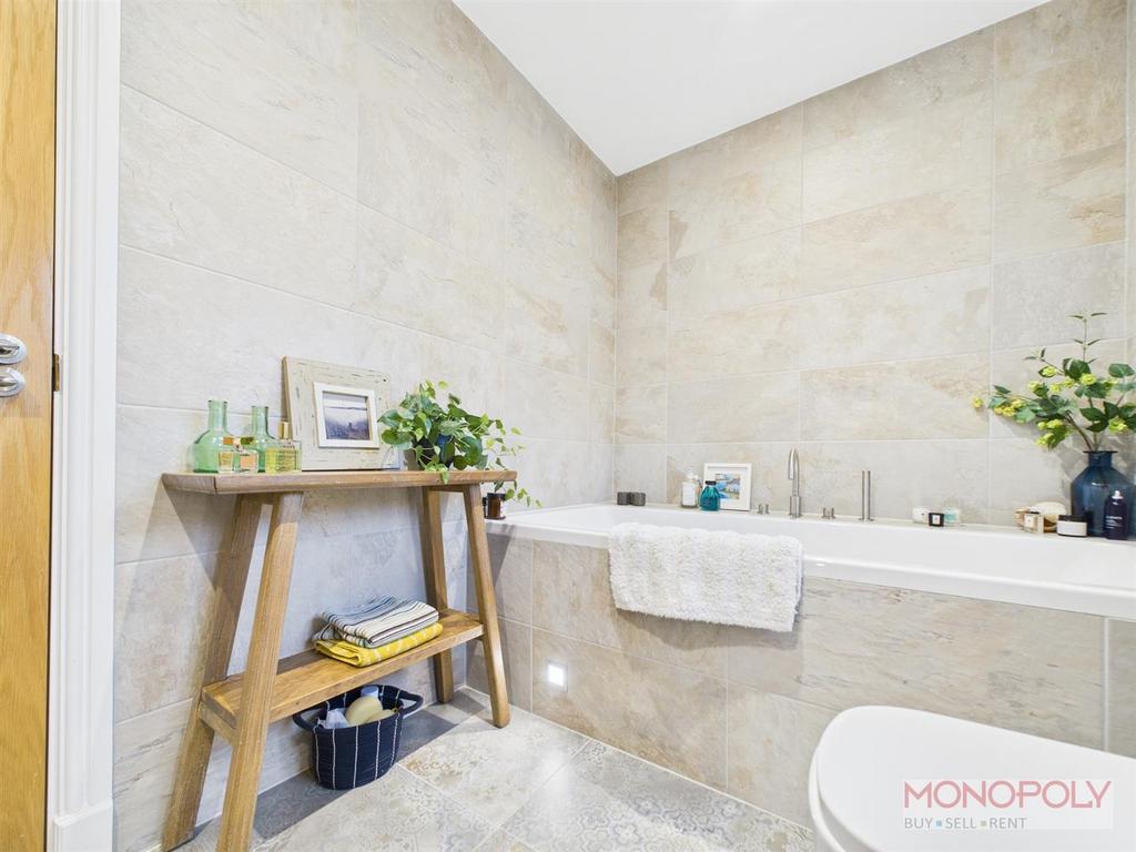 CAM03815 G0-PR0374-STILL045.jpg