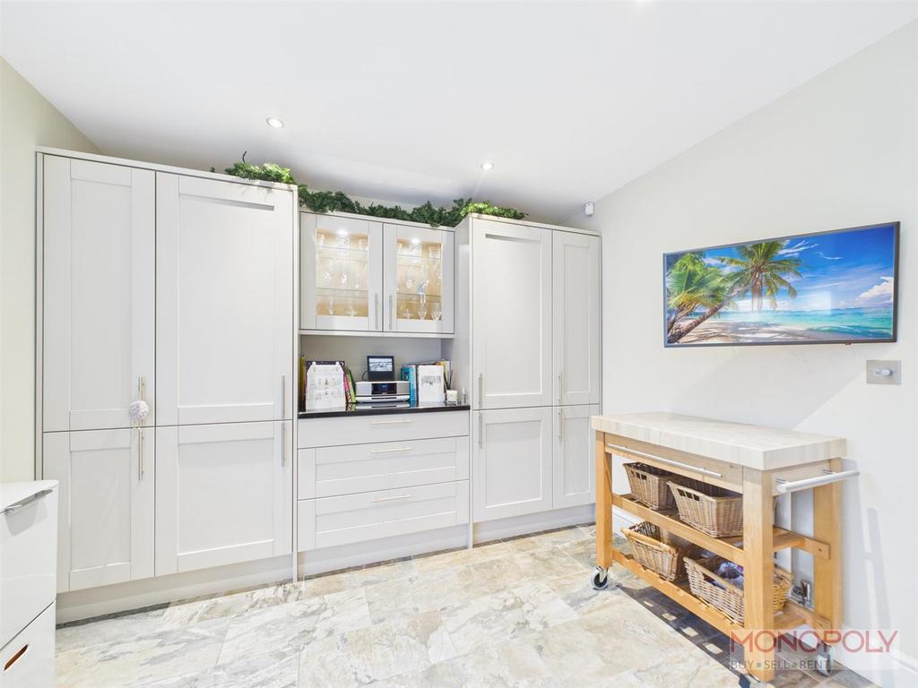 CAM03815 G0-PR0374-STILL013.jpg