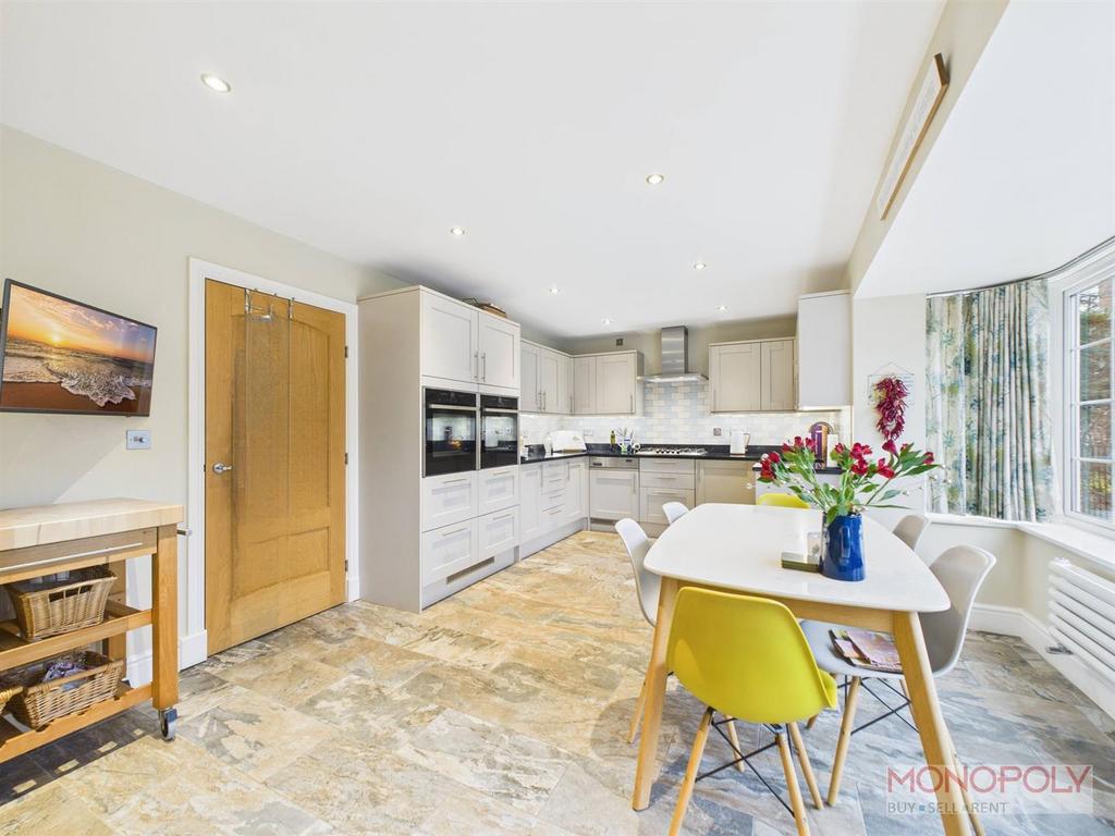 CAM03815 G0-PR0374-STILL015.jpg