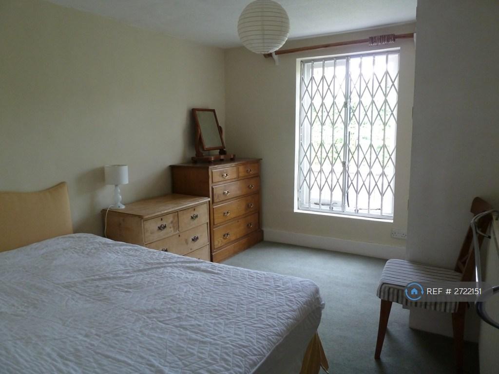 Main Bedroom Onto Flat Roof Not Demise Of Flat