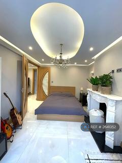 Townshend Court, London, NW8