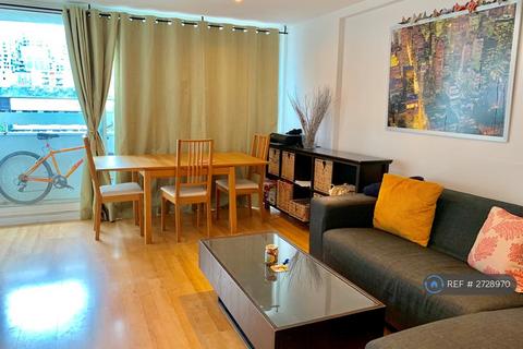 3 bedroom flat to rent, Knighthead Point, London, E14