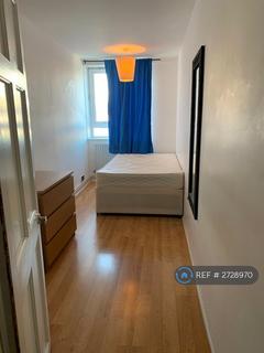 3 bedroom flat to rent, Knighthead Point, London, E14