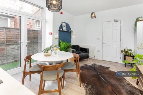 undefined, Pendlebury, Swinton, M27