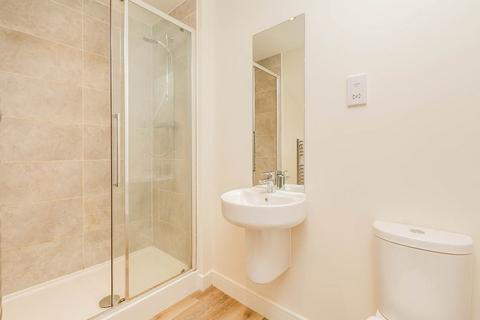 2 bedroom flat to rent, Frost Close, Kent DA10