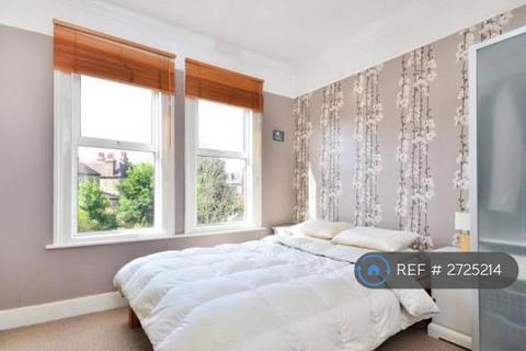 2 bedroom flat to rent, Fauconberg Road, London, W4