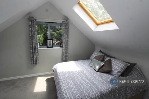 4 bedroom detached house to rent, Sunningdale Road, Cheam, Sutton, SM1