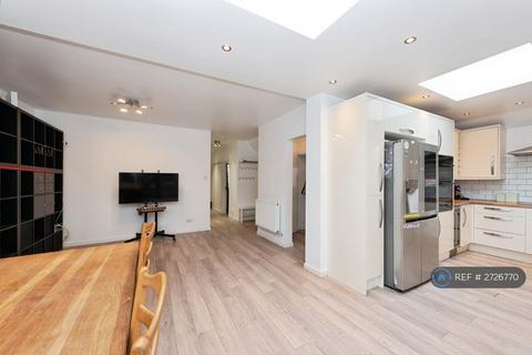 undefined, Sunningdale Road, Cheam, Sutton, SM1
