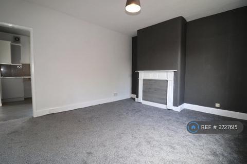 3 bedroom terraced house to rent, Central Avenue, Worsley, Manchester, M28