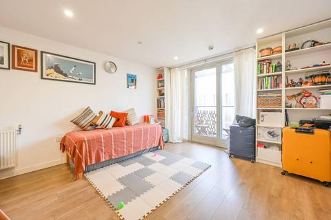 2 bedroom flat for sale, Celestial House, Poplar, London, E14