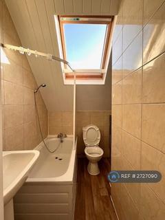3 bedroom flat to rent, Lichfield Road, Hounslow, TW4