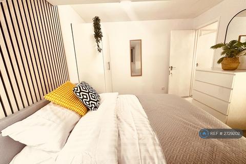 undefined, Ashbourne Road, London, CR4
