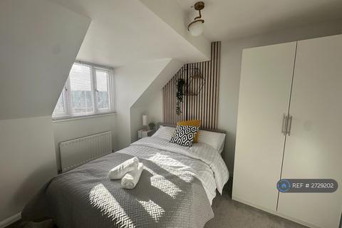 undefined, Ashbourne Road, London, CR4