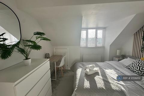 undefined, Ashbourne Road, London, CR4