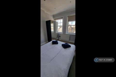 2 bedroom flat to rent, Heath Street, London, NW3
