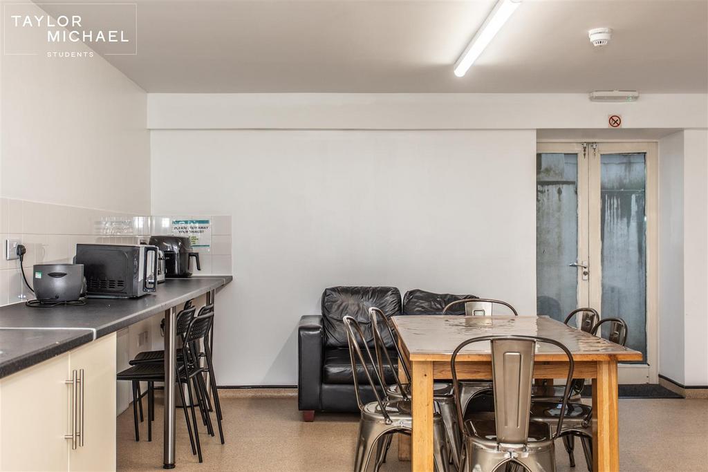212 Elm Grove Ext &amp; Kit20.jpg