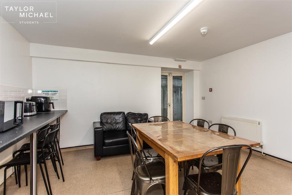 212 Elm Grove Ext &amp; Kit22.jpg