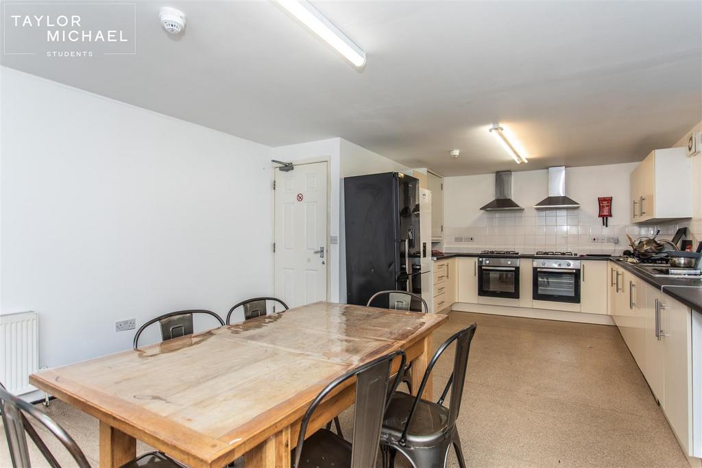 212 Elm Grove Ext &amp; Kit16.jpg