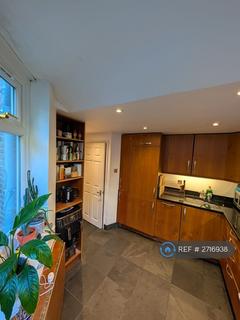 1 bedroom in a flat share to rent, Honour Oak, London, SE23