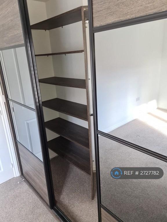 Walk-In Wardrobe
