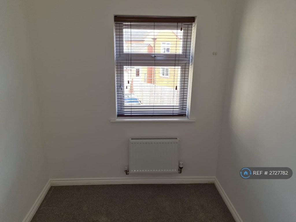 2nd Bedroom