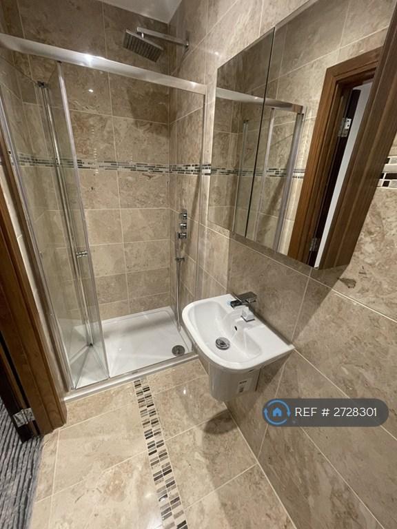 Ensuite To Master Bedroom
