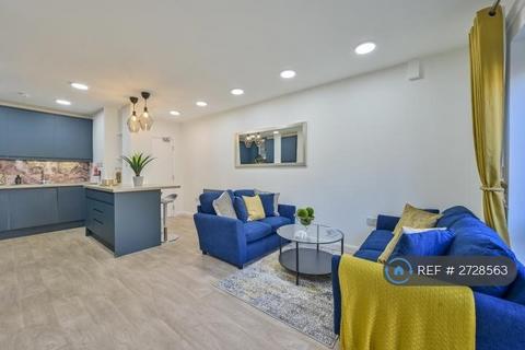 4 bedroom flat to rent, Portchester Court, Wimbledon, SW19