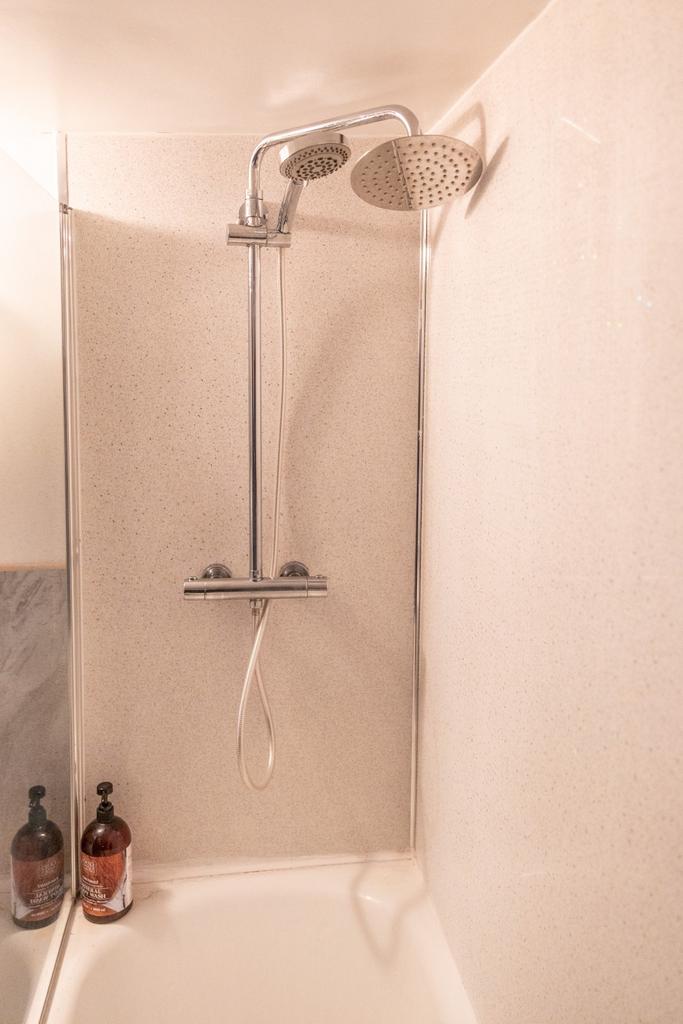 En Suite  1