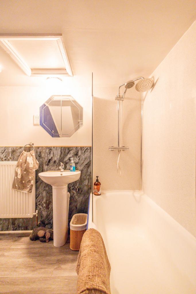 En Suite  2