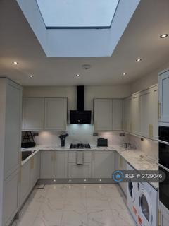 4 bedroom terraced house to rent, Town Road, London, N9
