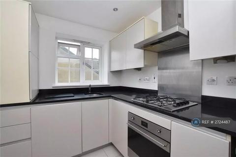 3 bedroom flat to rent, Brompton Court, Bromley, BR1