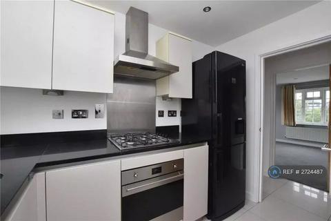 3 bedroom flat to rent, Brompton Court, Bromley, BR1