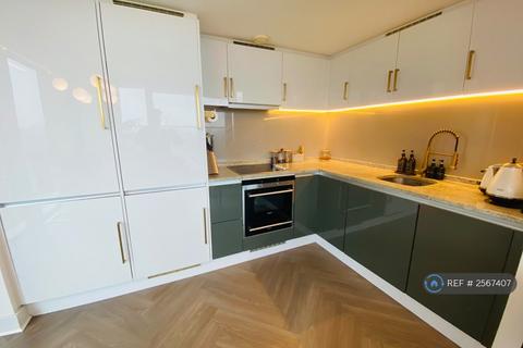 2 bedroom flat to rent, Landmark West Tower, London, E14