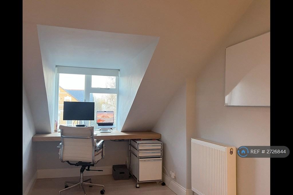 Workstation And Built In Desk