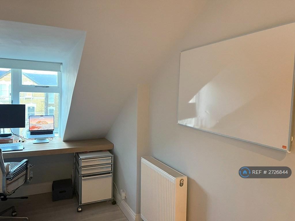 Workstation And Built In Desk