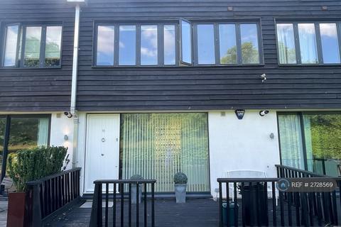 undefined, Old Mill Close, Uxbridge, UB8