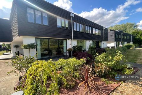 undefined, Old Mill Close, Uxbridge, UB8