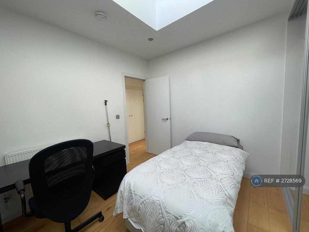 Third Bedroom / Study