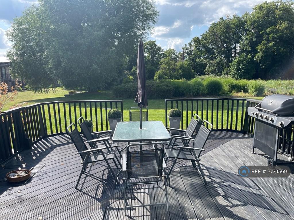 Patio With Bbq