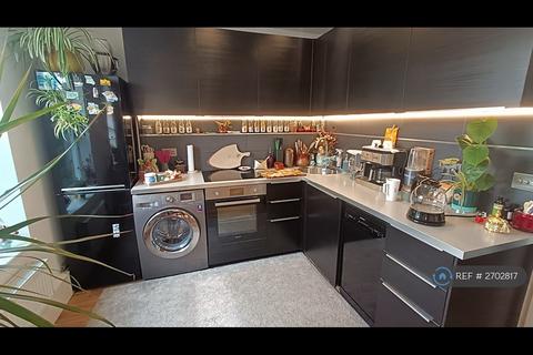 undefined, Elliott Road, Thornton Heath, CR7