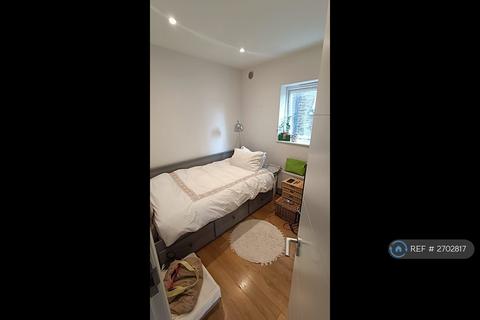 undefined, Elliott Road, Thornton Heath, CR7
