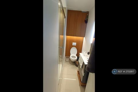 undefined, Elliott Road, Thornton Heath, CR7