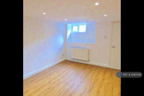 2 bedroom flat to rent, Hyde Road, Denton, Manchester, M34