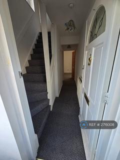 3 bedroom semi-detached house to rent, Tennyson Street, Brierley Hill, DY5