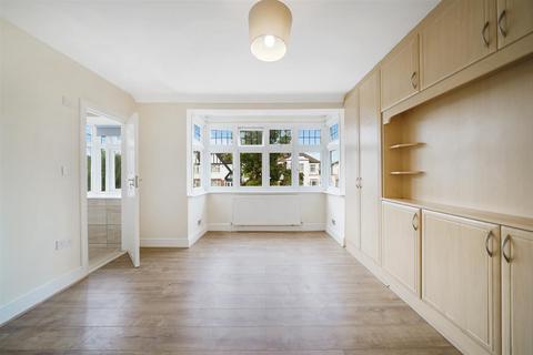 4 bedroom semi-detached house to rent, Spencer Road, WEMBLEY